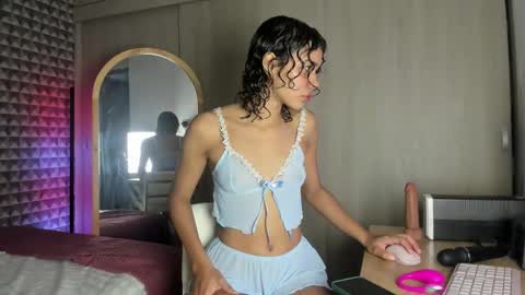 Snapshot of little_sugar19 chatting on February 2026 09:22:01 PM alex online show from February 2026 09:22:01 PM