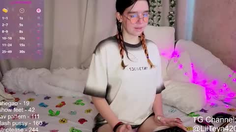 Snapshot of little_teya chatting on September 2025 09:31:02 AM little Teya online show from September 2025 09:31:02 AM