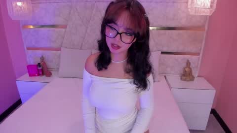 Im your little Velinda  online show from May 2026 09:31:02 PM