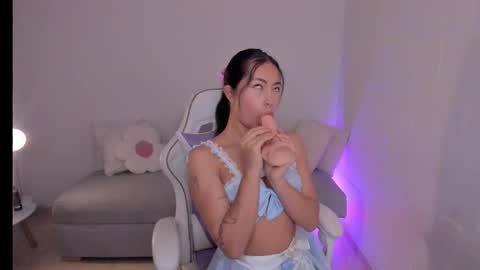 Xiom online show from November 2025 03:33:02 PM