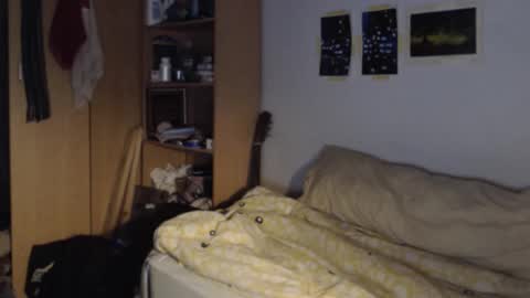 littlealien7 online show from October 2025 02:08:01 PM