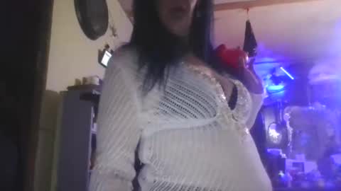 Snapshot of littlebigsquirt7945 chatting on November 2025 05:07:02 AM Sady Jayne online show from November 2025 05:07:02 AM