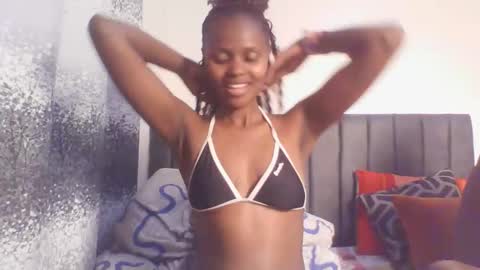 littlebunny2  online show from March 2026 07:50:01 PM