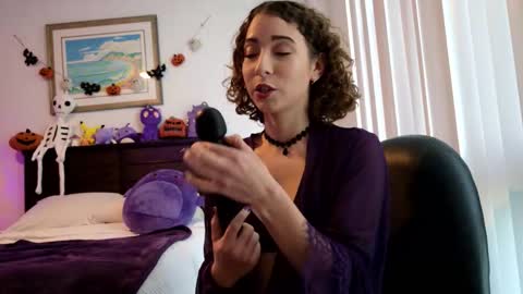 littledeathtrap online show from November 2025 09:04:01 PM