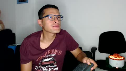 Snapshot of littledicklatin chatting on January 2025 04:08:01 AM Manu online show from January 2025 04:08:01 AM