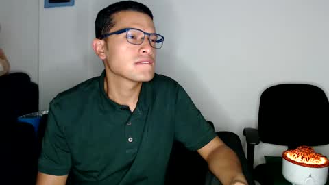 Snapshot of littledicklatin chatting on February 2025 04:01:02 AM Manu online show from February 2025 04:01:02 AM