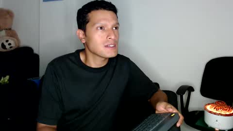 Snapshot of littledicklatin chatting on March 2025 05:28:01 AM Manu online show from March 2025 05:28:01 AM