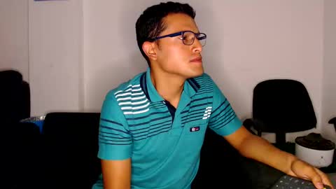 Snapshot of littledicklatin chatting on March 2025 06:28:02 AM Manu online show from March 2025 06:28:02 AM