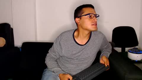 Snapshot of littledicklatin chatting on September 2025 02:57:01 AM Manu online show from September 2025 02:57:01 AM