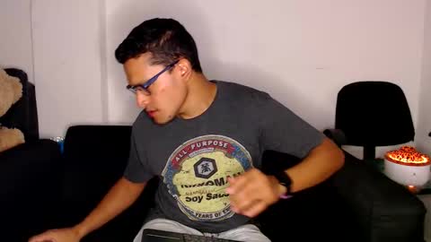 Snapshot of littledicklatin chatting on October 2025 01:58:02 AM Manu online show from October 2025 01:58:02 AM