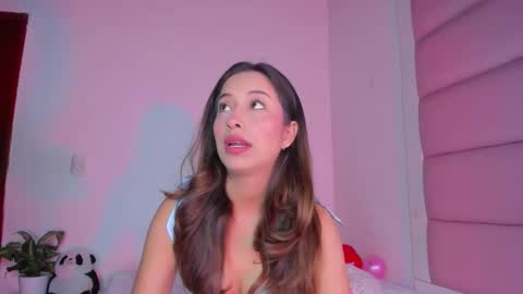 littlee_emma_ online show from September 2025 04:16:01 AM