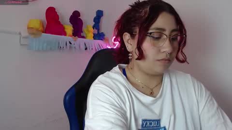 Snapshot of littlee_red chatting on October 2025 05:19:01 PM Angel online show from October 2025 05:19:01 PM