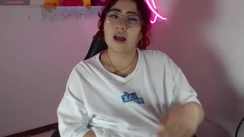 Snapshot of littlee_red chatting on December 2025 08:57:01 PM Angel online show from December 2025 08:57:01 PM