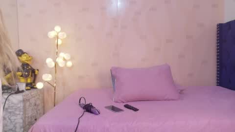 Tania  online show from April 2026 02:36:02 AM