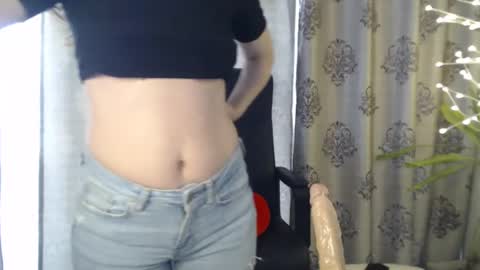 Snapshot of littleflowers chatting on January 2025 12:27:01 PM Your little flower online show from January 2025 12:27:01 PM
