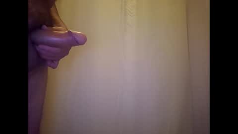 littleguyy888 online show from December 2025 12:05:01 AM