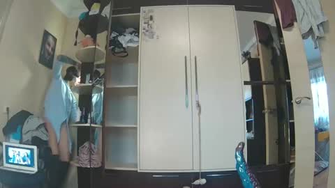 littlehappines online show from April 2026 03:17:02 PM