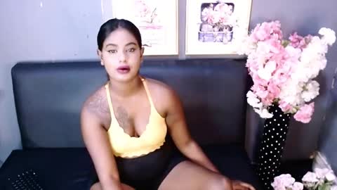 Snapshot of littleindianmilf chatting on February 2025 12:13:02 PM littleindianmilf online show from February 2025 12:13:02 PM