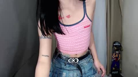 littlelace_ online show from April 2026 10:18:01 PM