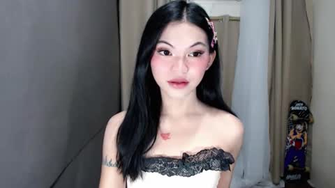 littlelace_ online show from April 2026 10:58:02 PM
