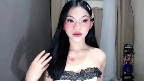 littlelace_ online show from April 2026 10:59:01 PM