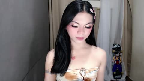 littlelace_ online show from April 2026 10:44:02 PM