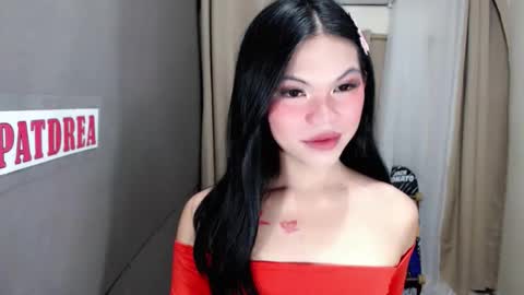 littlelace_ online show from May 2026 01:22:01 AM