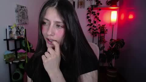 Snapshot of littlelaksmi chatting on October 2025 10:43:02 PM Laksmi online show from October 2025 10:43:02 PM