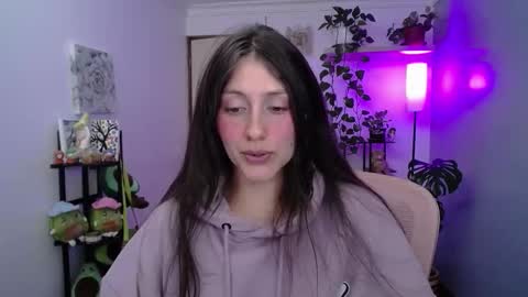 Snapshot of littlelaksmi chatting on October 2025 10:11:01 PM Laksmi online show from October 2025 10:11:01 PM