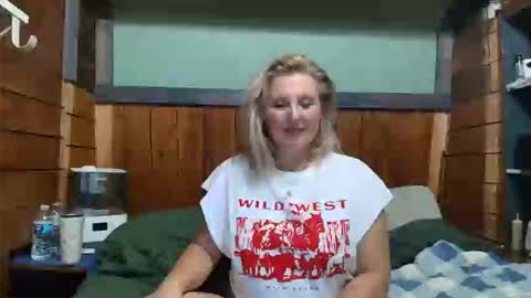 Snapshot of littlelisa1 chatting on February 2026 04:53:01 AM lisanixs online show from February 2026 04:53:01 AM