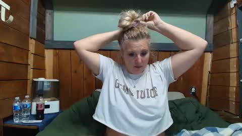 Snapshot of littlelisa1 chatting on February 2026 02:23:01 AM lisanixs online show from February 2026 02:23:01 AM