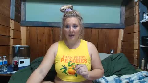 Snapshot of littlelisa1 chatting on February 2026 07:35:01 PM lisanixs online show from February 2026 07:35:01 PM