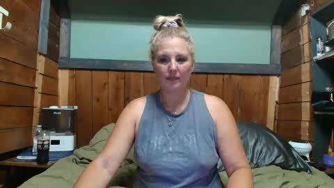 Snapshot of littlelisa1 chatting on July 2026 04:42:02 PM lisanixs online show from July 2026 04:42:02 PM