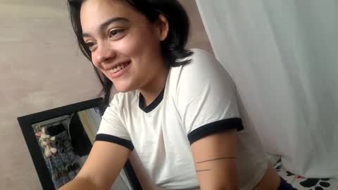 Snapshot of littlemelii chatting on September 2025 08:08:01 PM Melia online show from September 2025 08:08:01 PM