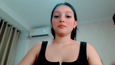 Snapshot of littlemolly_pregnant chatting on January 2025 02:38:02 AM Sarahs Room online show from January 2025 02:38:02 AM