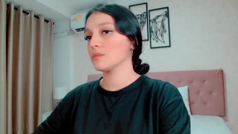 Snapshot of littlemolly_pregnant chatting on January 2025 11:12:01 PM Sarahs Room online show from January 2025 11:12:01 PM