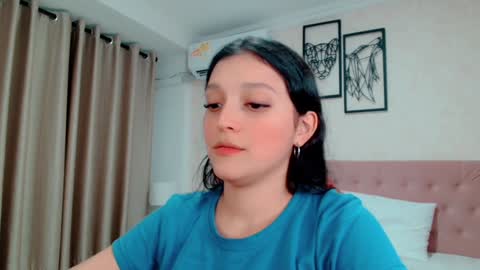 Snapshot of littlemolly_pregnant chatting on January 2025 03:40:02 AM Sarahs Room online show from January 2025 03:40:02 AM