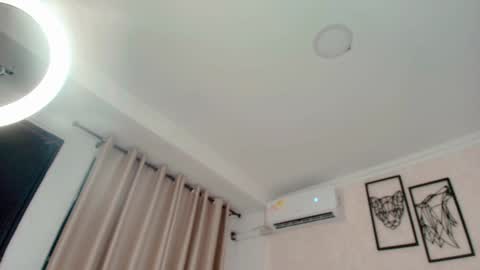 Snapshot of littlemolly_pregnant chatting on January 2025 11:45:02 PM Sarahs Room online show from January 2025 11:45:02 PM