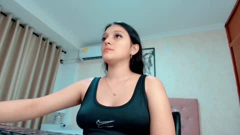 Snapshot of littlemolly_pregnant chatting on February 2025 03:56:02 AM Sarahs Room online show from February 2025 03:56:02 AM