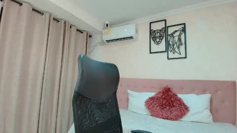 Sarahs Room online show from May 2026 01:56:02 AM