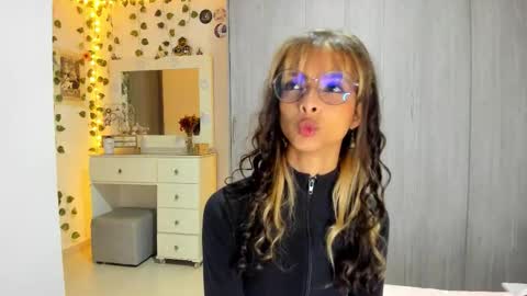 Luna online show from February 2026 11:19:01 PM