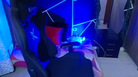 LAUREN online show from October 2025 03:34:02 AM