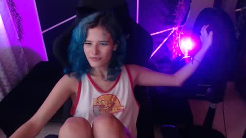 LAUREN online show from October 2025 07:43:01 PM