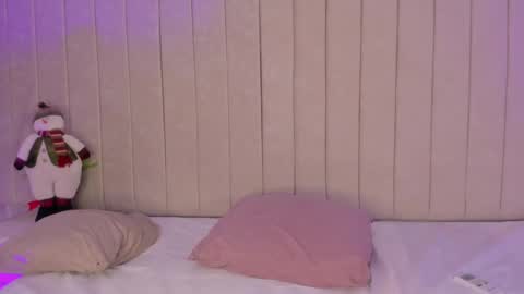 Snapshot of littleoliviia_ chatting on December 2024 07:51:01 PM im olivia IG littleolivia01 online show from December 2024 07:51:01 PM