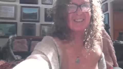 Miss D   Shows Mon Wed  Fri online show from February 2026 06:49:02 PM