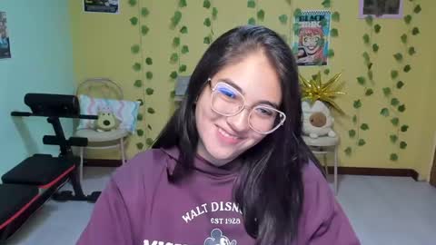 Snapshot of littleprety6969 chatting on June 2026 05:28:01 AM Mia Wednesday to Sunday 730 am to 1030 am Colombian Hour D online show from June 2026 05:28:01 AM
