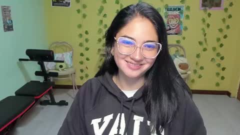 Snapshot of littleprety6969 chatting on June 2026 02:35:01 AM Mia Wednesday to Sunday 730 am to 1030 am Colombian Hour D online show from June 2026 02:35:01 AM