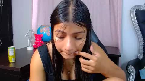 Snapshot of littlesophia_ chatting on December 2024 12:51:02 PM zara online show from December 2024 12:51:02 PM