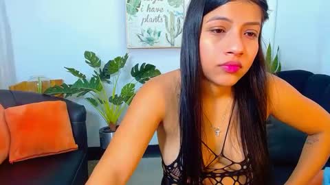 Snapshot of littlesophia_ chatting on February 2025 06:33:01 PM zara online show from February 2025 06:33:01 PM