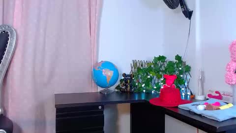 Snapshot of littlesophia_ chatting on February 2025 12:17:02 PM zara online show from February 2025 12:17:02 PM